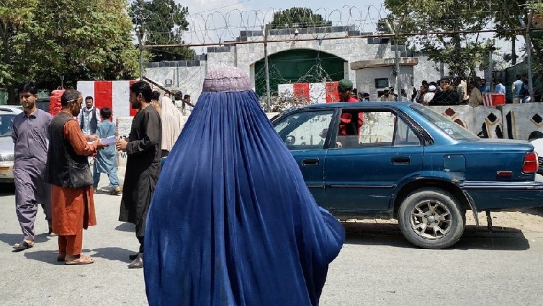 Studentja afgane: Hej botë, a të intereson çfarë po ndodh këtu?