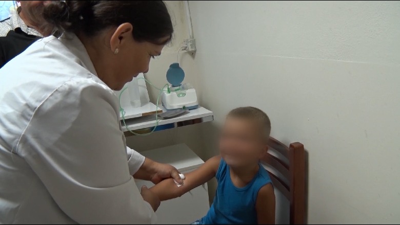 Fluks në Urgjencën Pediatrike në Lezhë, 50-60 fëmijë çdo ditë kërkojnë shërbim! Mjeku: Shkak virozat nga temperaturat e larta dhe fluksi i popullsisë gjatë verës