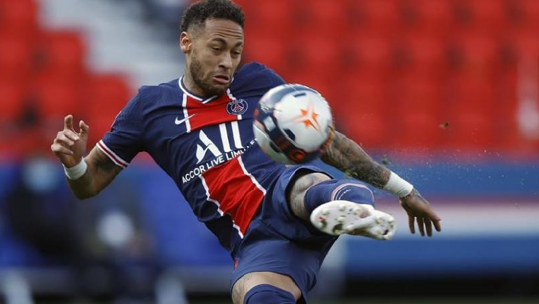 Klauzola e çuditshme, Neymar paguhet 500 mijë euro në muaj vetëm për të përshëndetur tifozët