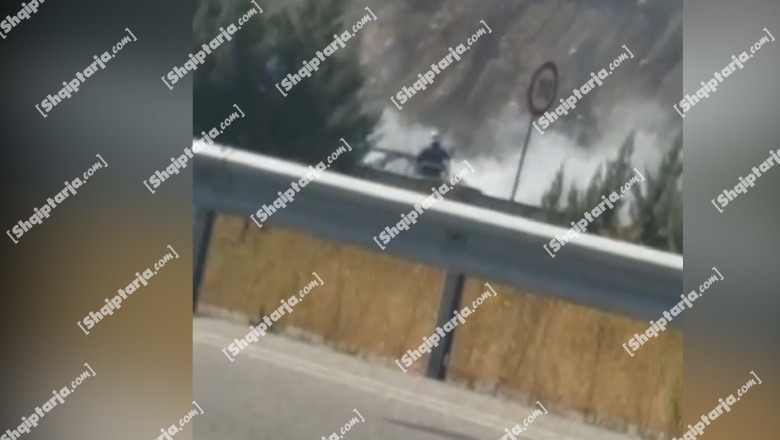 Po udhëtonte në tunelin Tiranë-Elbasan, merr flakë në dalje të tij automjeti në ecje e sipër 