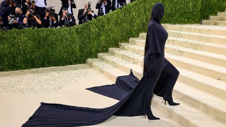 Kim Kardashian dhe veshja e saj e çuditshme në MetGala 2021
