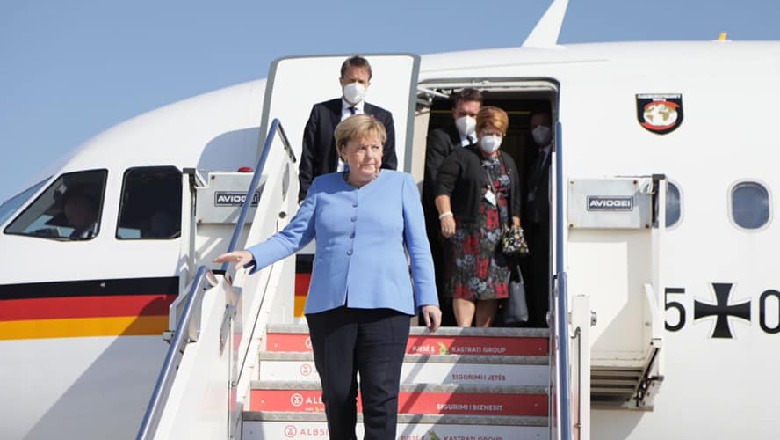 Merkel mesazhe përmes ngjyrës së xhaketës, çfarë tregojnë ngjyrat që ajo vesh gjatë vizitave zyrtare