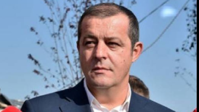 Mbledhja e PS në Vlorë,  Afrim Qëndro lë postin e zv/kryetarit të Bashkisë në Vlorë, zhvendoset në Elbasan me Gjiknurin