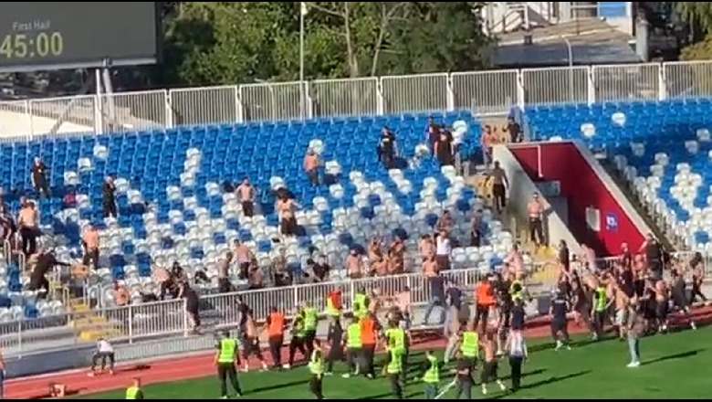 VIDEO/ Dhunë në stadiumin 'Fadil Vokrri', përplasen tifozët e Dritës dhe Gjilanit
