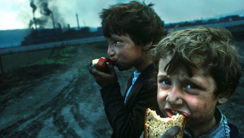 FOTOT/ Kur komunizmi shqiptar ishte drejt rënies, varfëri ekstreme dhe kushte të tmerrshme jetese