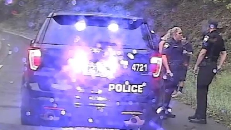 Momenti dramatik, polici hero shpëton kolegen e tij në sekondën e fundit gjatë një aksidenti