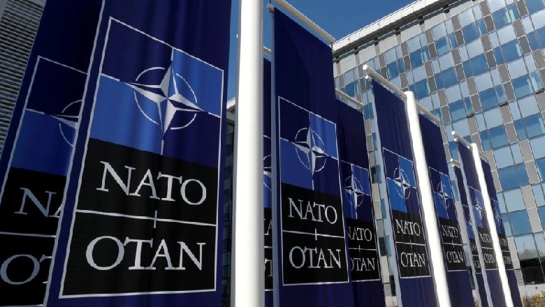 NATO dëbon tetë diplomatë rusë