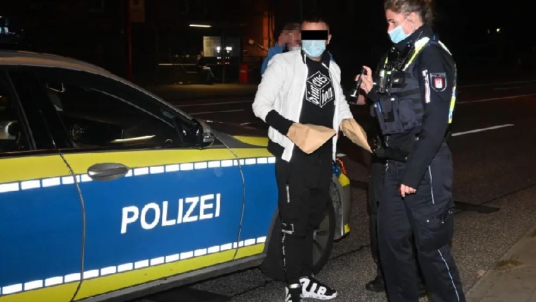 ‘Luftë’ mes të rinjve në Gjermani, goditet me thikë 25-vjeçari shqiptar pas një feste! Përfundon në spital në gjendje të rëndë për jetën