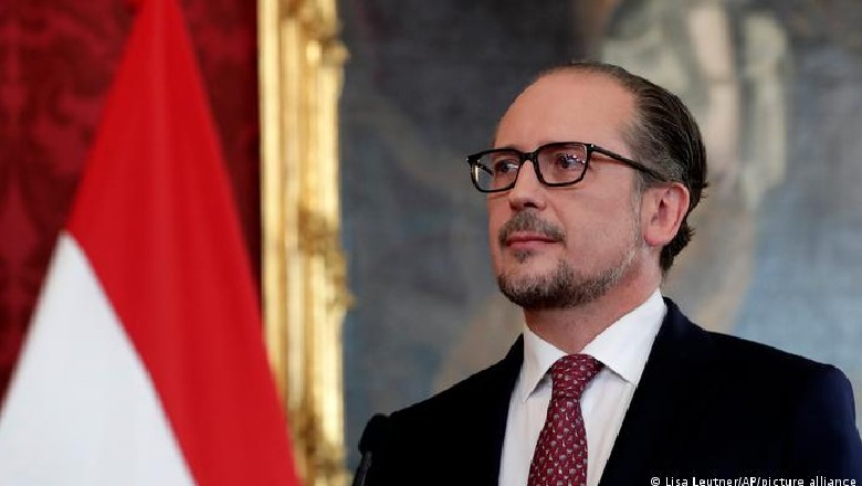Kurz dha dorëheqjen, ish-ministri i tij i Jashtëm merr zyrtarisht detyrën si kancelar i Austrisë