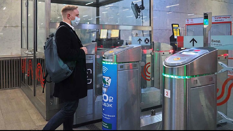 Metroja e Moskës sjell sistemin e ri teknologjik në botë, pagesa me anë të fytyrës