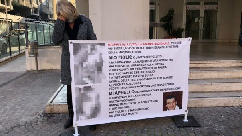 Në kërkim të drejtësisë, nëna shqiptare trondit Italinë! Nxjerr fotot e kufomës së të birit, të zhveshur të shtrirë në hollin e spitalit: Djali m’u poshtërua edhe i vdekur