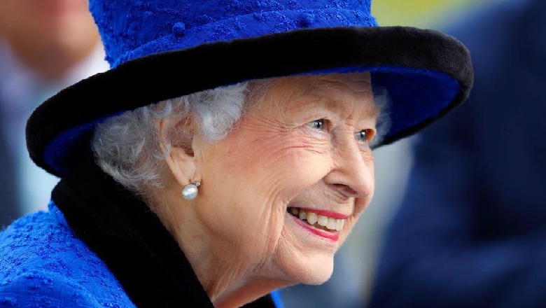 Mbretëresha Elizabeth refuzon çmimin ‘e moshuara e vitit’: Njeriu plaket vetëm kur ndihet i tillë