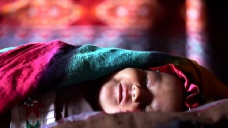 Tronditëse/ Familja afgane shet vajzën për 500 dollarë: Jemi të uritur, duhet ta bënim