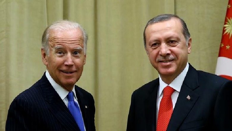 Tërhoqi vendimin për shpalljen ‘non grata’ të ambasadorëve, Erdogan njofton një takim të ardhshëm me Biden!