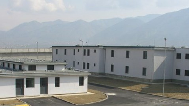 11 të dënuar në burgun e Drenovës në Korçë të infektuar me COVID! Njëri pret tyre në gjendje të rëndë transportohet në spitalin e Tiranës