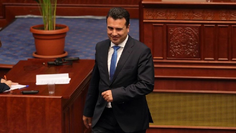 Mblidhet sot Kuvendi në Maqedoninë e Veriut, votohet për mocionin e mosbesimit ndaj qeverisë Zaev