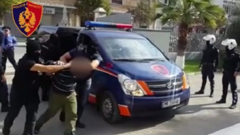 Një i arrestuar në Vlorë për vjedhje, një tjetër në pranga në Sarandë për plagosje me sende të forta