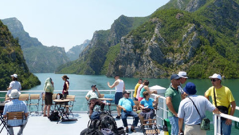 Qëndrimet e turistëve në Shqipëri u afrohen niveleve të para krizës, Eurostat: Rikuperimi më i shpejtë në Europë