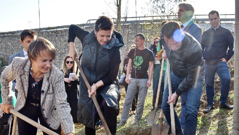 BERZH, BE dhe Ambasada e Austrisë dhurojnë 180 pemë, Veliaj: Programi për financimin e ekonomisë së gjelbër, kontributi më i mirë për Tiranën