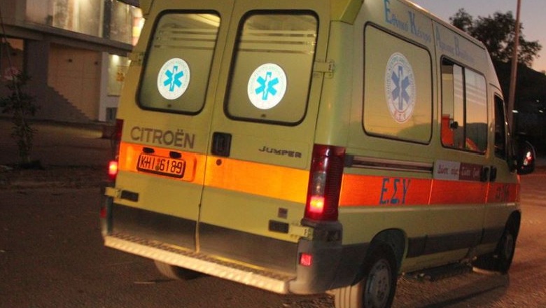 Rritën shpejtësinë për të shmangur policinë, aksidentohet furgoni i mbushur me emigrantë! 7 viktima dhe 7 të plagosur në Greqi 