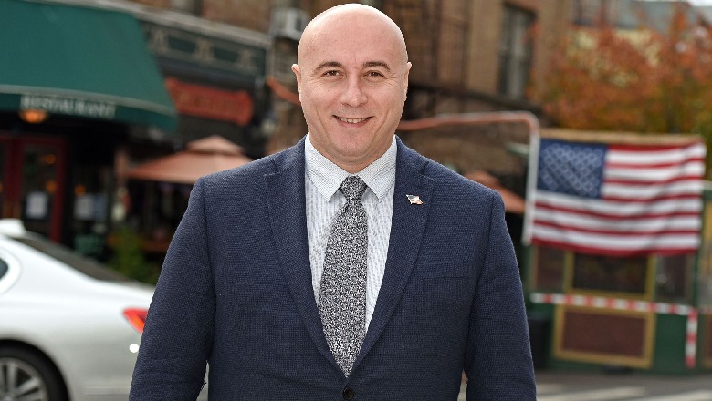 Emigranti shqiptar në garë për senatin amerikan, kërkon të rrëzojë senatorin e fuqishëm amerikan të New York-ut në zgjedhjet e 2022