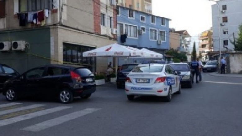 Sherr mes adoleshentëve në Tiranë, plagoset me sende të forta 17-vjeçari! Policia në kërkim të autorit