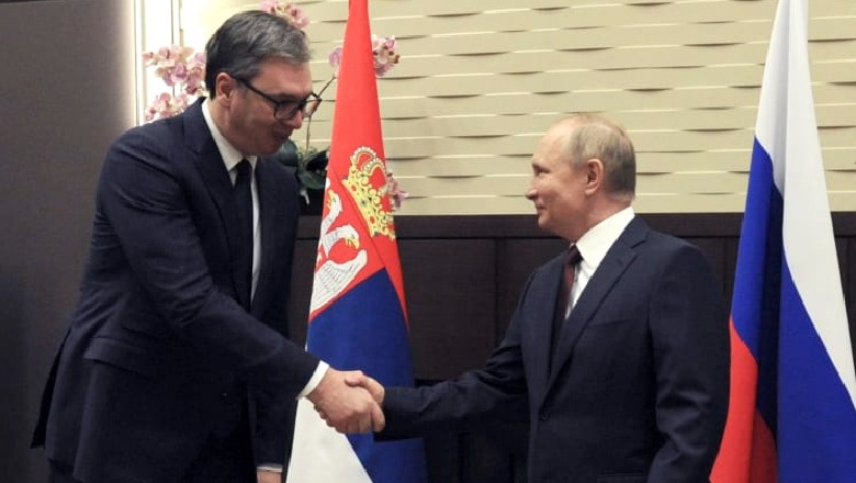 Presidenti serb Aleksandër Vuçiç takohet me Putin, Rusia do të vazhdojë të ofrojë gaz natyror për Serbinë, në fokus të bisedës edhe Kosova