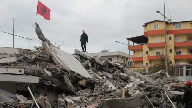 Dy vjet nga tërmeti i 26 nëntorit, Kryemadhi: Në këtë ditë zie pesha e përgjegjësisë rëndon mbi qeverinë, që ngjarje të tilla mos të përsëritet në të ardhmen 