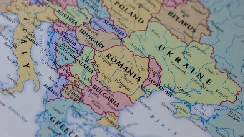 Deklaratat e Ramës në Elbasan për bashkim me Kosovën vë në lëvizje rajonin, mediat rumune: Harta e Evropës po ndryshon, tërmet dy hapa larg Rumanisë