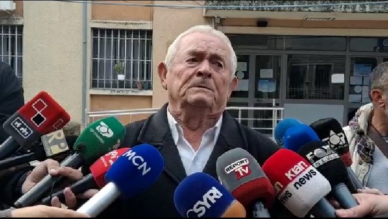 Ekzekutimi i ish-kryekomunarit të Velipojës, burg për 2 të akuzuarit! Autori i dyshuar në gjykatë: S'jam vrasësi, isha në Kosovë! Gjykatësja: Afat deri në 3 janar për kamerat e doganës dhe poligonit në Prishtinë