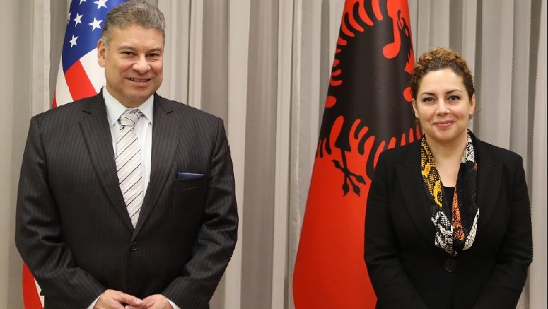 Ministrja e Jashtme takon të dërguarin e SHBA-së Gabriel Escobar: Shqipëria e përkushtuar për stabilitetin dhe integrimin euro-atlantik të Ballkanit Perëndimor 