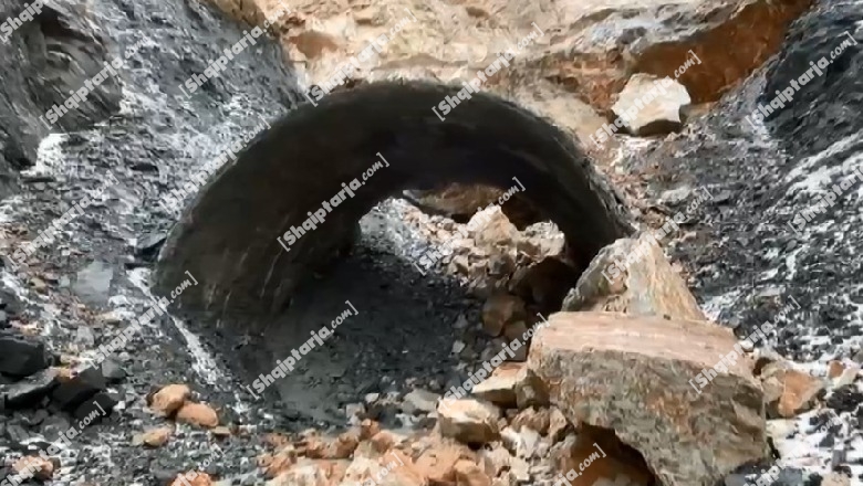 Shembet tuneli i Kardhiqit, bllokohet nga masivi i dheut