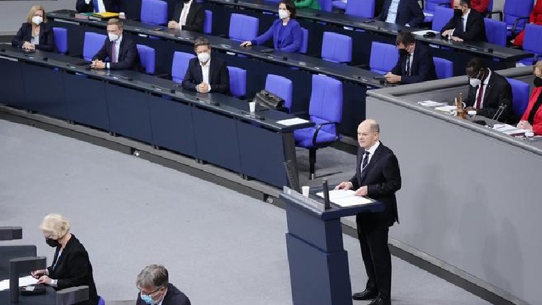 Scholz mban fjalimin e parë si kancelar, u premton gjermanëve shndërrimin më të madh në 100 vitet e fundit