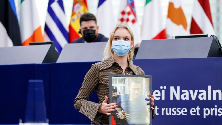 Vajza e Alexey Navalnyt pranon çmimin 'Saharov' për të atin: Mirënjohje ndaj aktiviteteve të babait tim