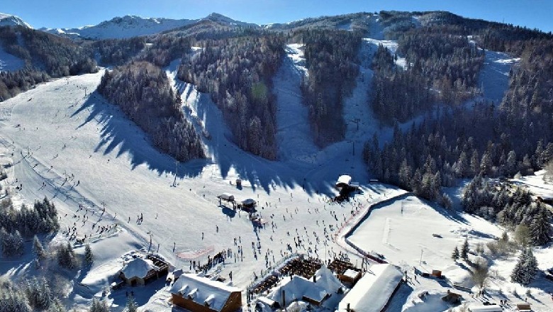 Të 'arratisesh' në pandemi, shqiptarët zgjedhin t'i festojnë jashtë festat e fundvitit