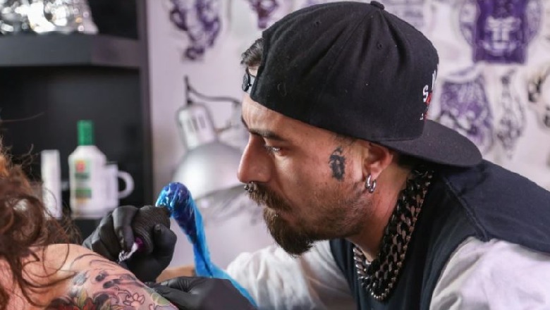 BE nxjerr rregulloren e re për tatuazhet, ndalohet përdorimi i mijëra kimikateve në ngjyra 