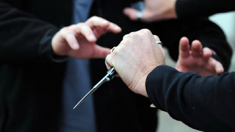 17-vjeçari godet me thikë një 26-vjeçar në Kamëz, arrestohet