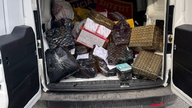 Tiranë/ Merrnin mallra në Kosovë e i kalonin kontrabandë për t'ja shitur atyre që i kishin porositur online, në pranga 2 punonjës të një poste private, në kërkim 2 të tjerë