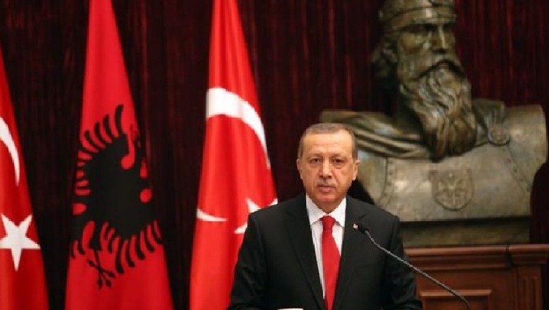 Kreshnik Spahiu: Mos e kujtoni Skënderbeun vetëm kur vjen Erdogan