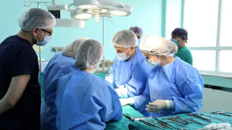 67-vjeçari nga Kosova me dy organe gjenitale, habiten mjekët gjatë operacionit! Rasti i rrallë tërheq vëmendjen e medias britanike Daily Mail