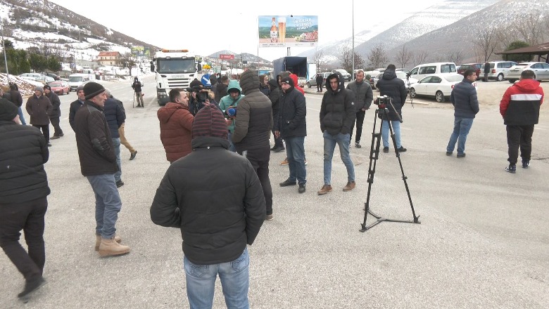 Protesta në Morinë kundër masave kufizuese anti-COVID të Kosovës, procedohen 2 organizatorët