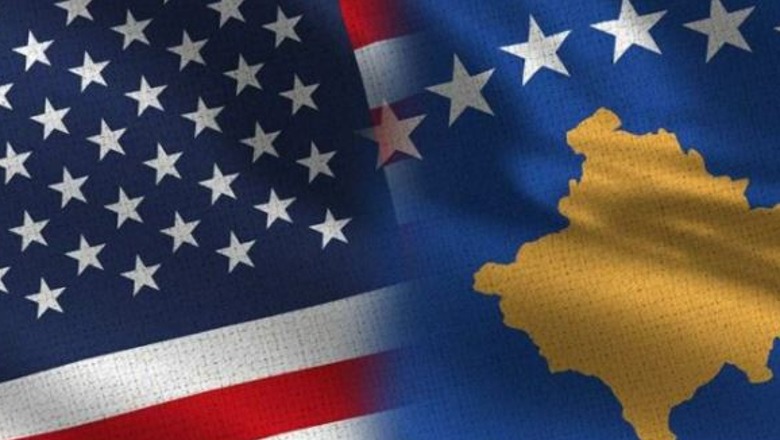Flamuri amerikan dhe i Kosovës