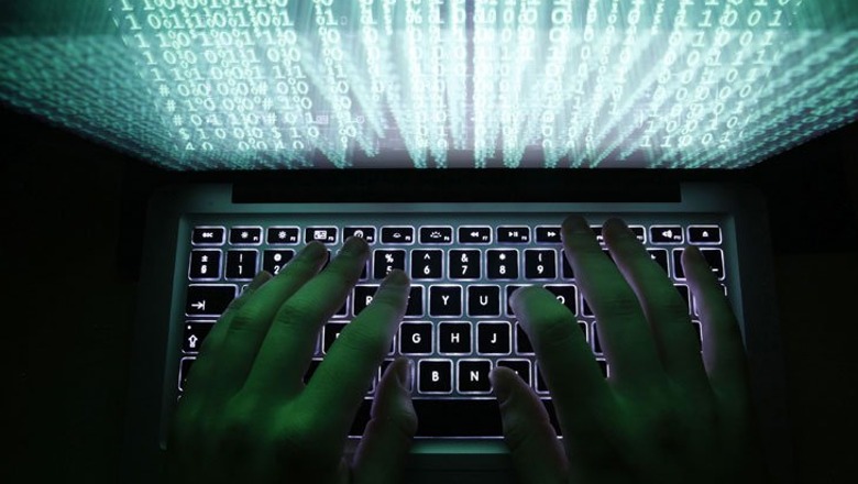 Sulm kibernetik ndaj faqeve kryesore në internet të qeverisë ukrainase dhe të bankave