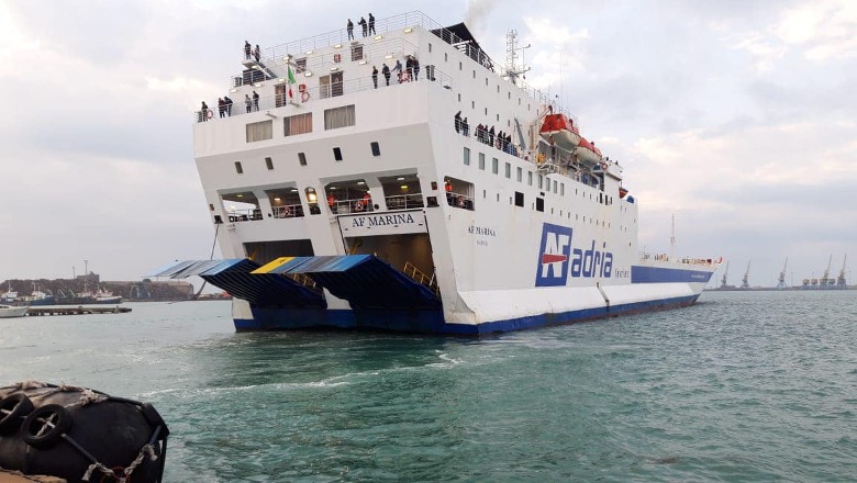 Situata nga moti i keq, Autoriteti Portual i Durrësit njofton pasagjerët: Dy tragete do të nisen tre orë më herët! Nesër mbyllet përkohësisht porti i Barit