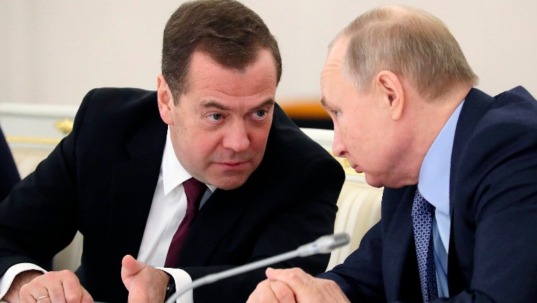 Medvedev i përgjigjet Francës, kërcënon botën: Historia ka treguar se luftërat ekonomike kthehen në të vërteta