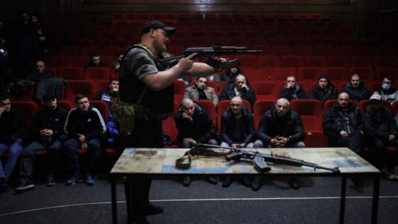 3 mijë amerikanë, vullnetarë në mbrojtje të Ukrainës 