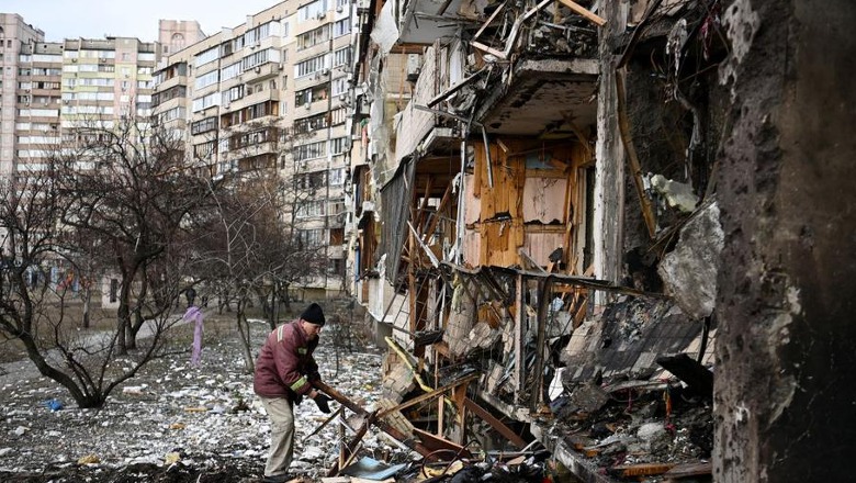 Evakuohet jetimorja në Vorzel të Kievit, fëmijët dhe edukatorët dërgohen në spital