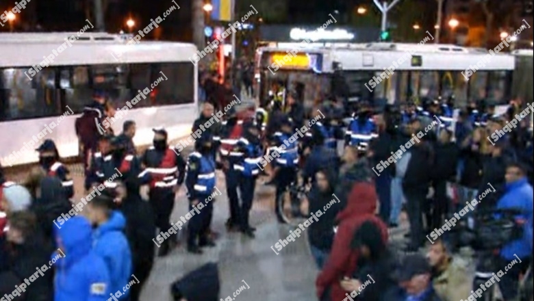 Protesta kundër rritjes së çmimit të naftës, Policia: Bllokuan rrugët, e paligjshme! Në gatishmëri për sigurimin e rendit dhe mbrojtjen e protestuesve paqësorë