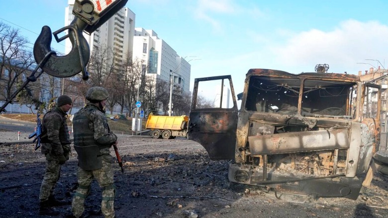 Bombardimet ruse shkatërrojnë bazën ajrore afër Vasylkiv