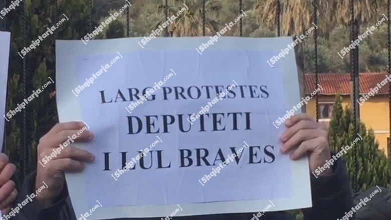 Protestuesit në Lushnje flasin me gjuhën e Berishës, s'pranojnë Saimir Korreshin: Larg protestës deputeti i Lul Bravës